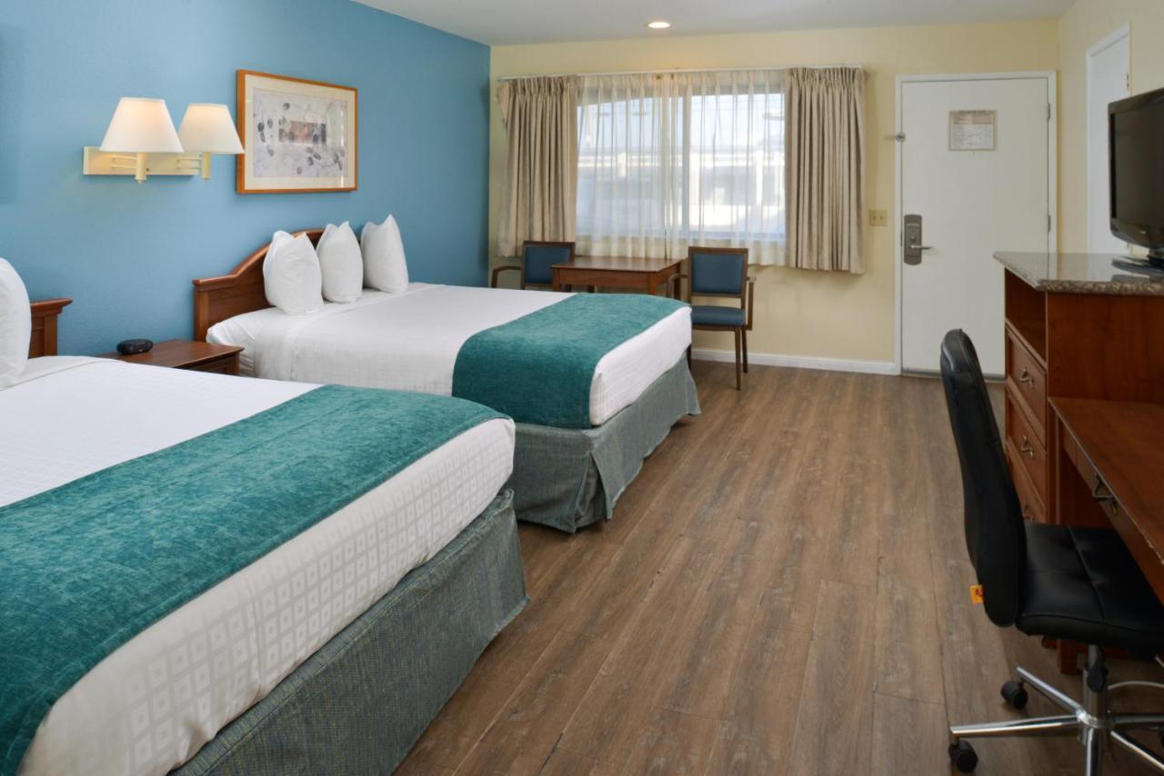 Edgewater Inn And Suites Писмо Бич Экстерьер фото