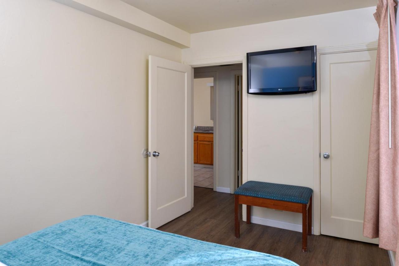 Edgewater Inn And Suites Писмо Бич Экстерьер фото